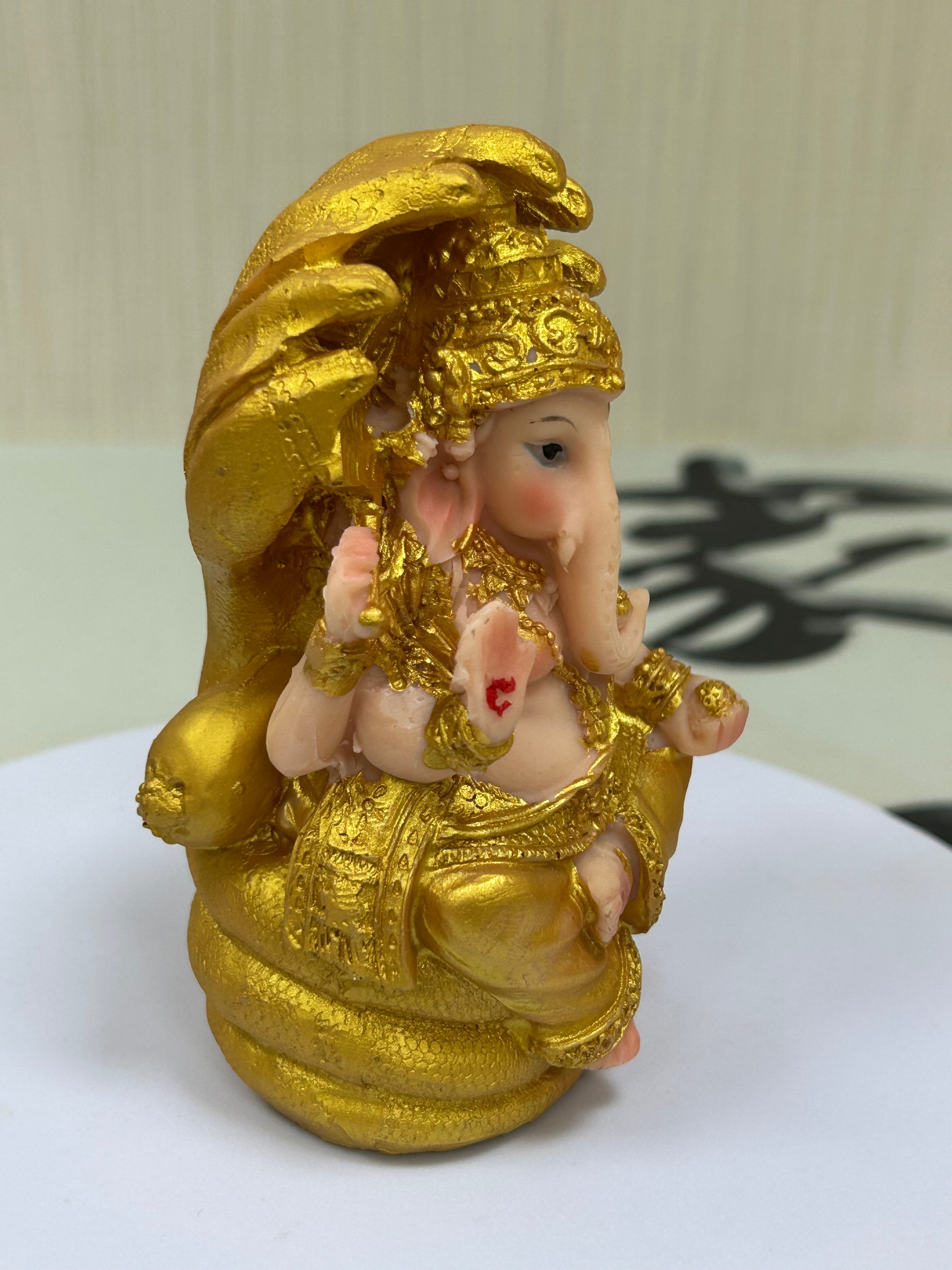 11cm Resin Ganesha Statue for Home Altar - Handcrafted Hindu God of Wisdom Dec
