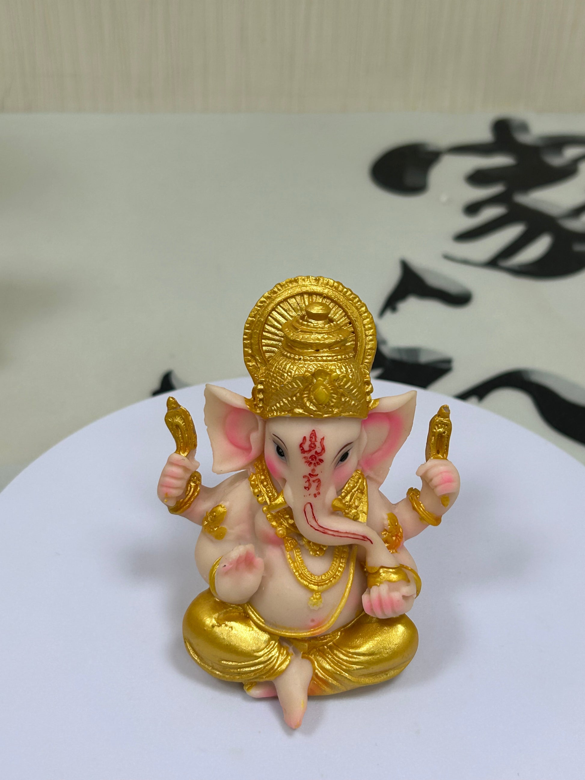 8cm Resin Ganesha Statue for Home Altar - Handcrafted Hindu God of Wisdom Decor