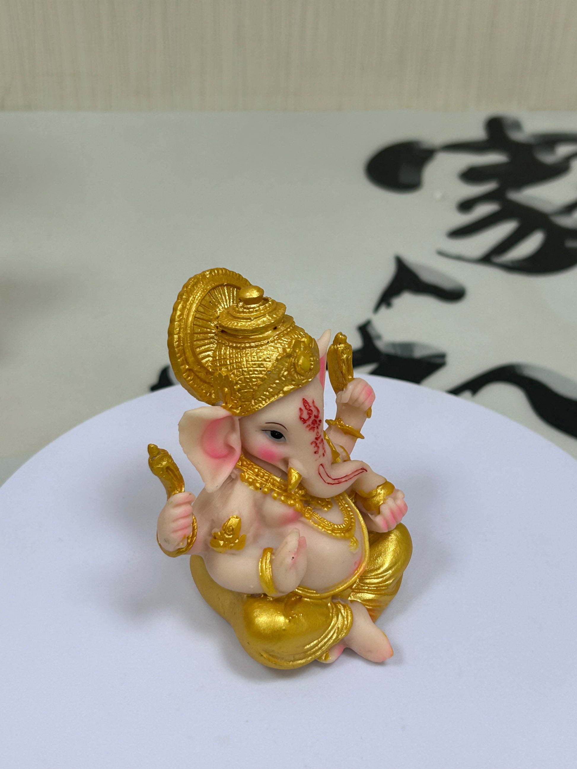 8cm Resin Ganesha Statue for Home Altar - Handcrafted Hindu God of Wisdom Decor