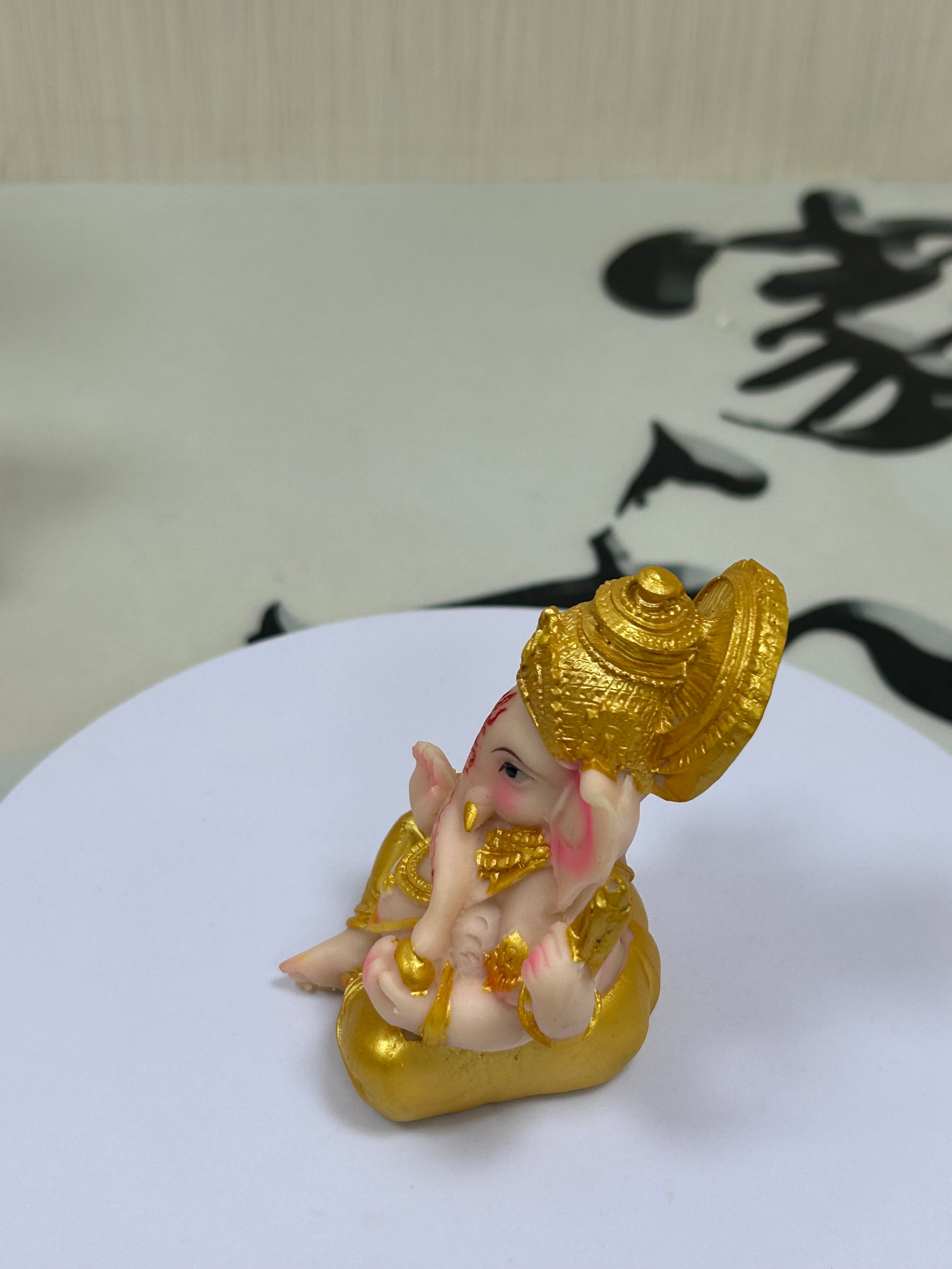 8cm Resin Ganesha Statue for Home Altar - Handcrafted Hindu God of Wisdom Decor