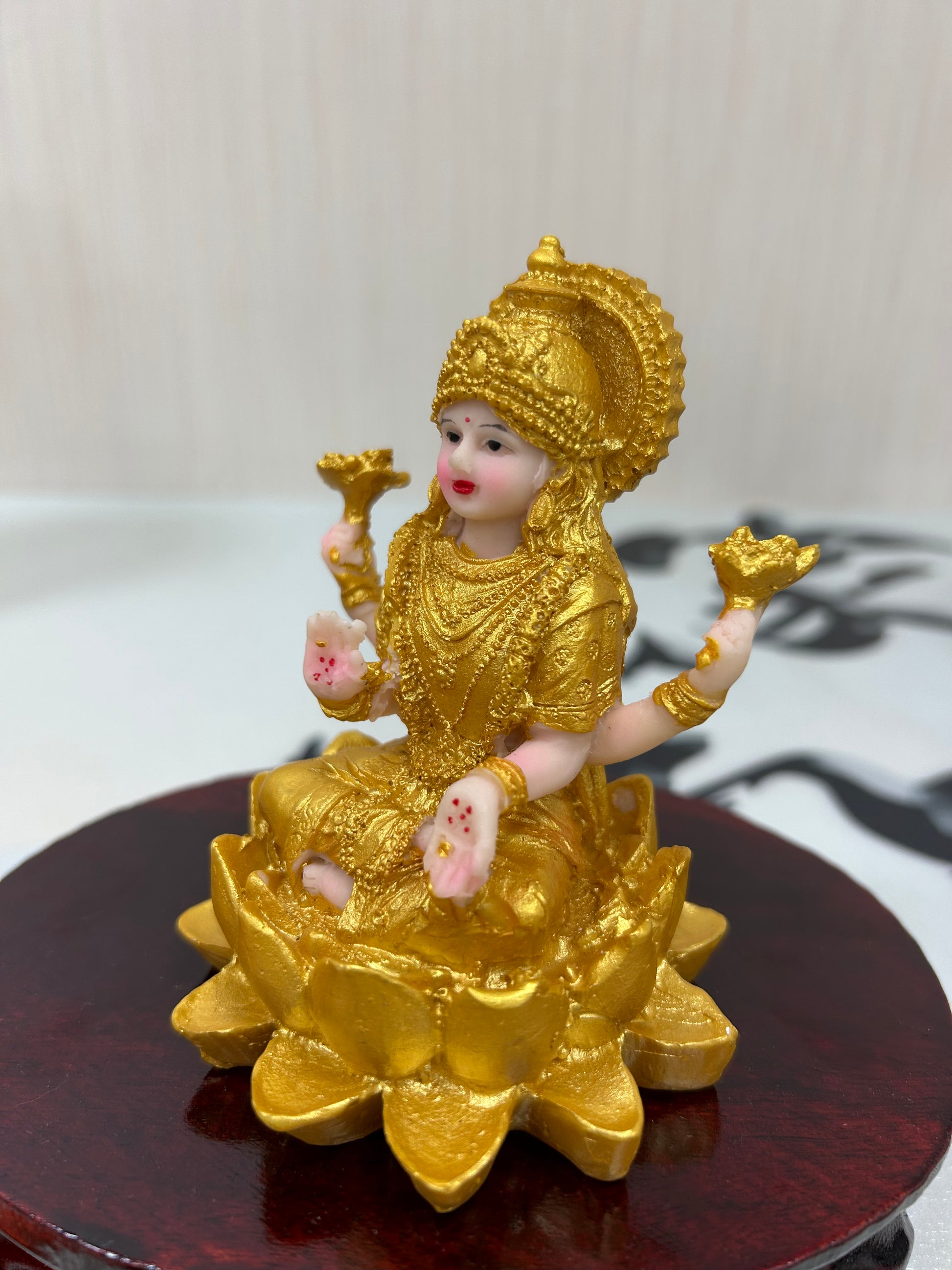 8cm Bring Blessings Home - Handcrafted Lakshmi Idol for Wealth & Joy