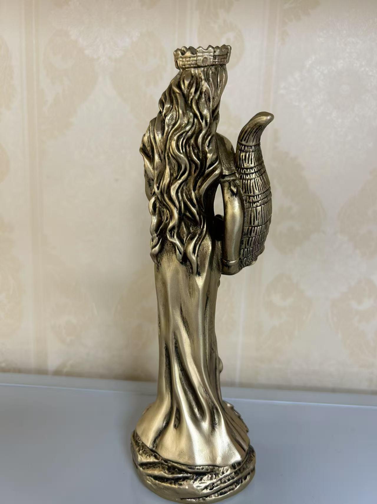 Buena Fortuna Statue