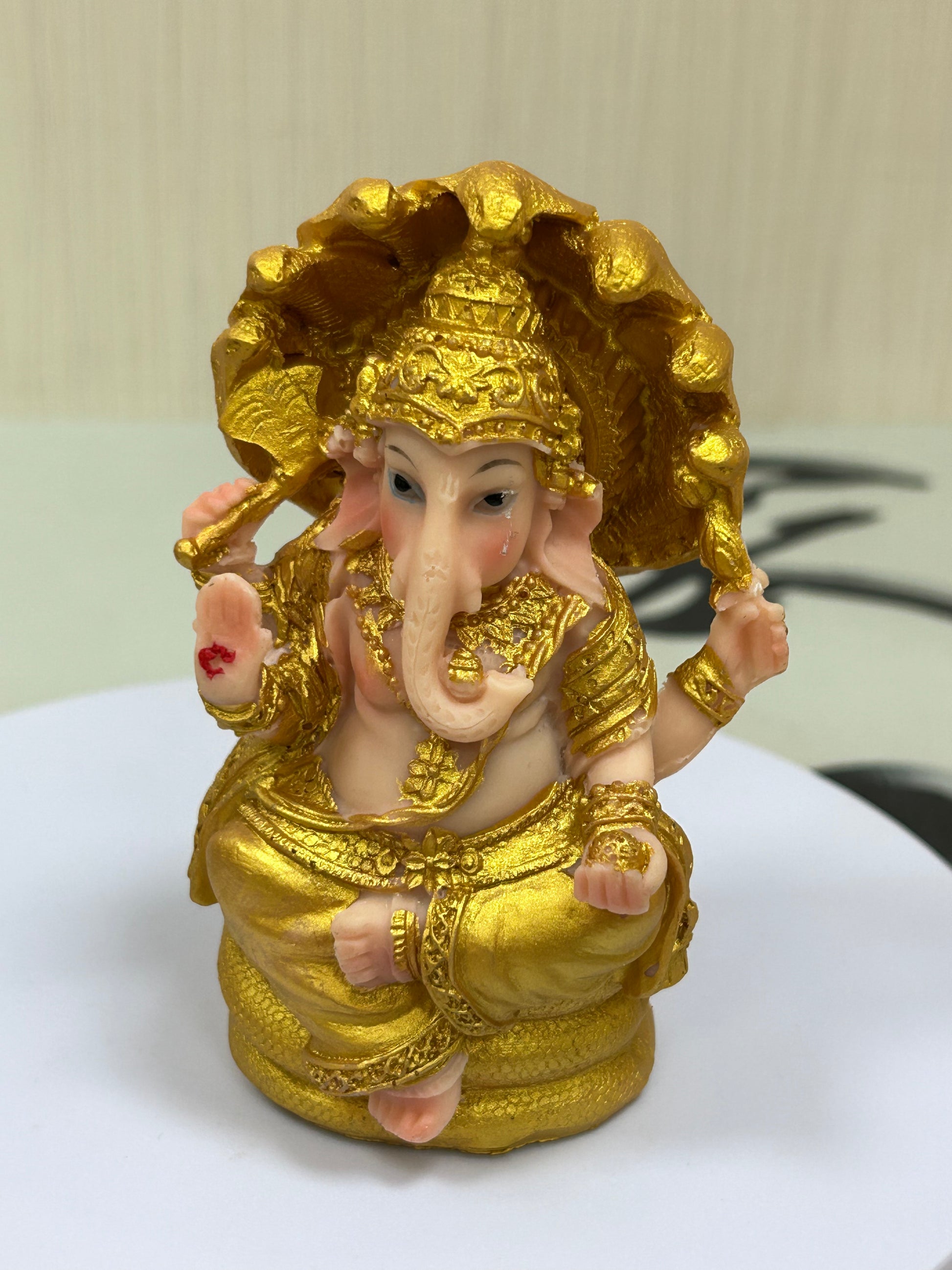 11cm Resin Ganesha Statue for Home Altar - Handcrafted Hindu God of Wisdom Dec