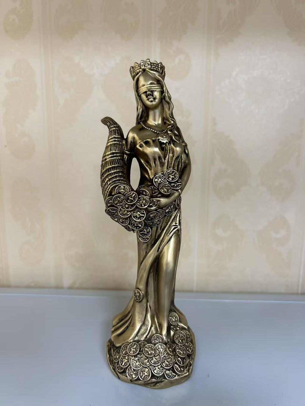 Buena Fortuna Statue