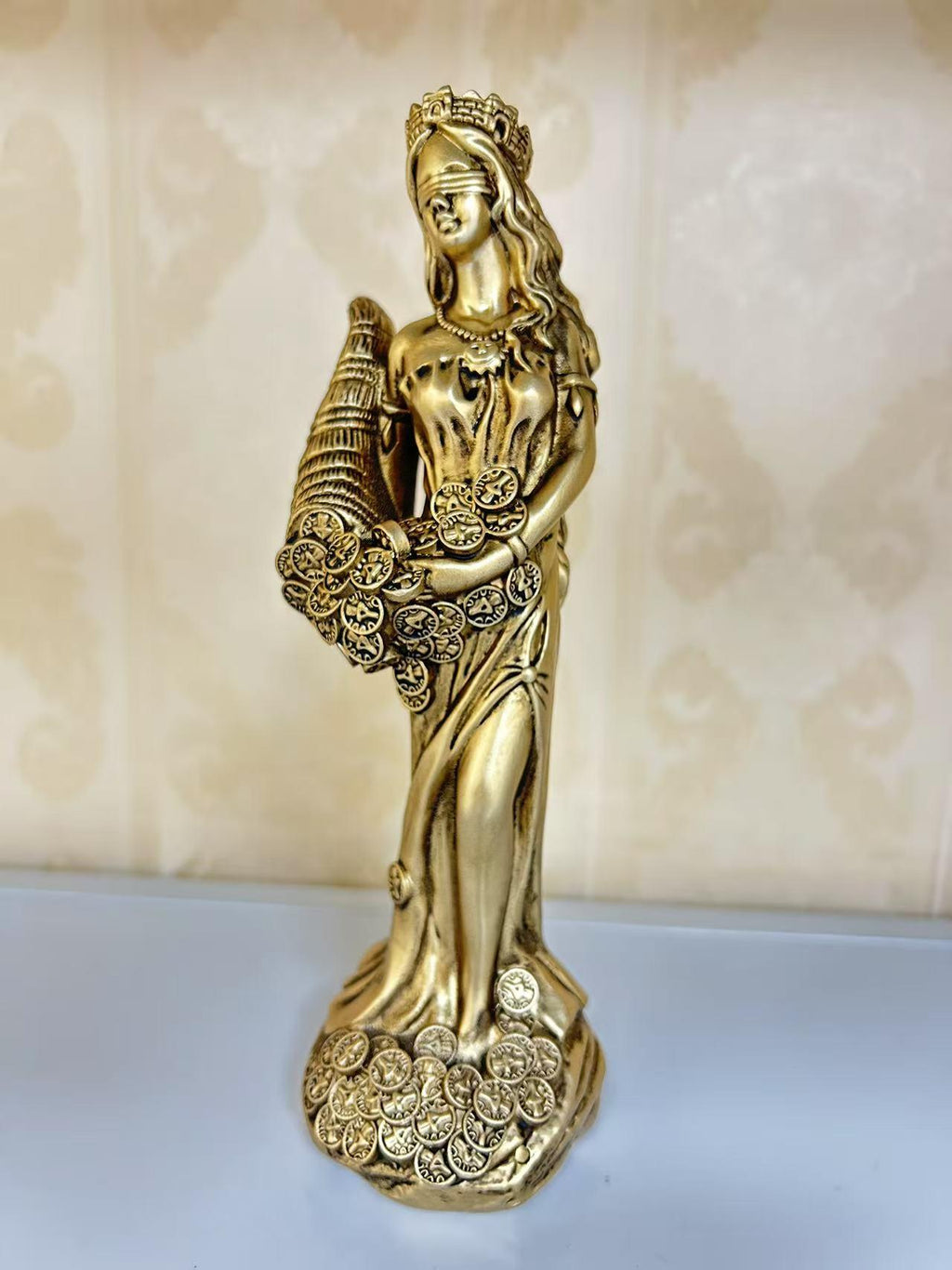 Buena Fortuna Statue